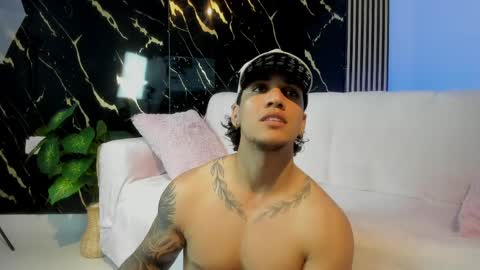 mr_maximo online show from April 2026 05:45:01 AM
