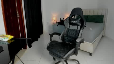 mr_maximo online show from May 2026 03:00:01 AM