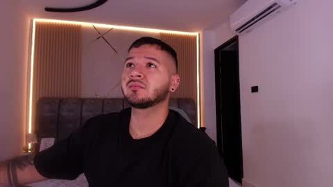 MIKEE online show from April 2026 03:10:01 AM
