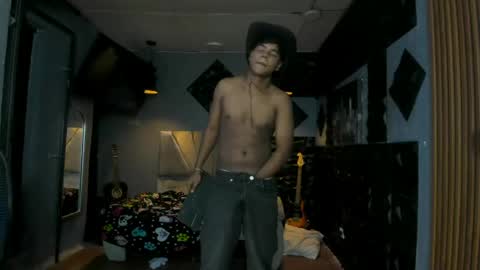 mr_mois online show from May 2026 07:52:01 PM