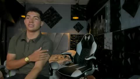 mr_mois online show from May 2026 05:35:01 AM