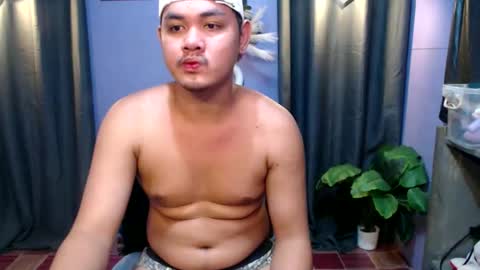 Snapshot of mr_olivercummerx chatting on October 2025 01:42:02 PM mr_olivercummerx online show from October 2025 01:42:02 PM