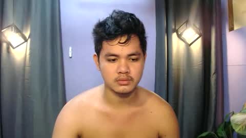 Snapshot of mr_olivercummerx chatting on October 2025 02:41:01 AM mr_olivercummerx online show from October 2025 02:41:01 AM