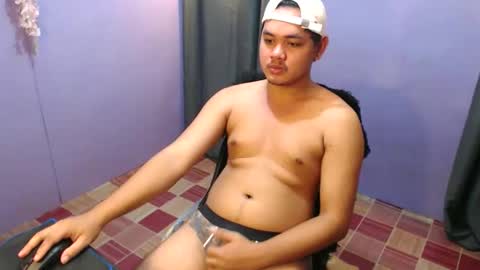 Snapshot of mr_olivercummerx chatting on October 2025 02:14:02 AM mr_olivercummerx online show from October 2025 02:14:02 AM
