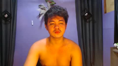 Snapshot of mr_olivercummerx chatting on November 2025 02:49:02 PM mr_olivercummerx online show from November 2025 02:49:02 PM