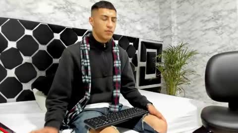 Mr Porn  online show from June 2026 01:41:01 AM