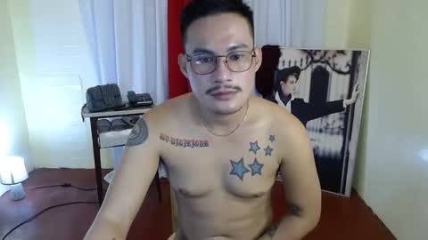 Snapshot of mr_remly chatting on March 2025 09:20:01 PM remly online show from March 2025 09:20:01 PM