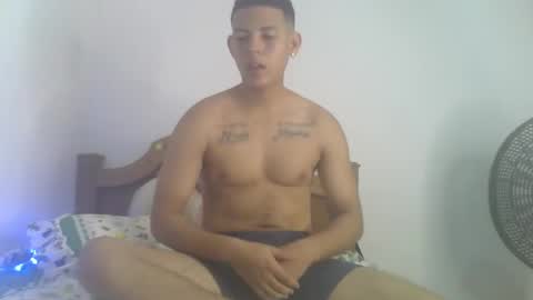 mr_sharkmaster777 online show from January 2025 02:46:01 PM