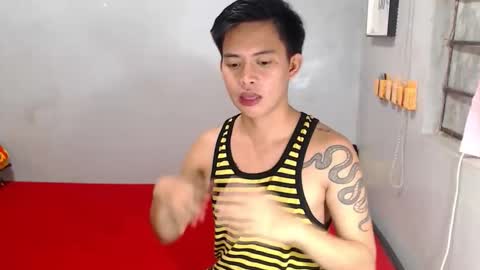 Snapshot of mr_squidcock chatting on October 2025 01:17:01 PM KYLE online show from October 2025 01:17:01 PM