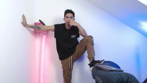 Alpha LATINO online show from April 2026 04:52:02 AM