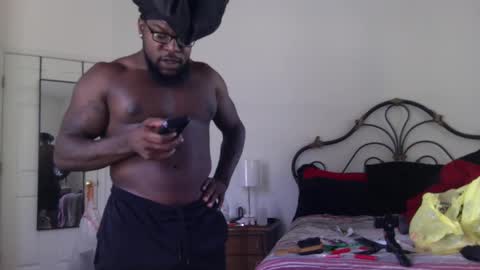 Snapshot of mrbigdthomas chatting on October 2025 02:29:02 PM MrBigDThomas online show from October 2025 02:29:02 PM