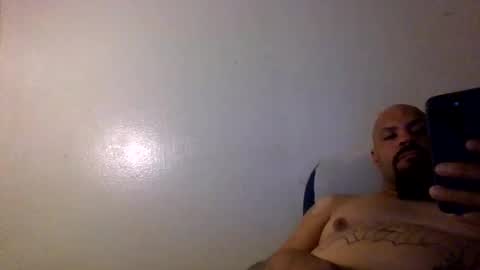 Snapshot of mrbiggs1077777 chatting on April 2026 11:22:02 AM mrbiggs1077777 online show from April 2026 11:22:02 AM