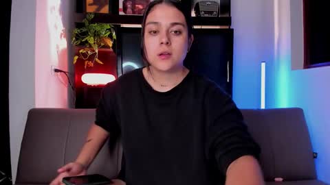 Laura online show from September 2025 03:50:01 AM