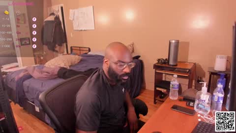 Snapshot of mrchuckdailyxxx chatting on December 2024 11:34:01 PM Chuck Daily online show from December 2024 11:34:01 PM