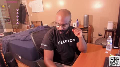 Snapshot of mrchuckdailyxxx chatting on December 2024 05:20:02 AM Chuck Daily online show from December 2024 05:20:02 AM