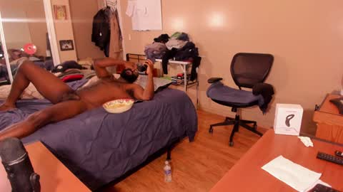 Snapshot of mrchuckdailyxxx chatting on December 2024 04:50:02 AM Chuck Daily online show from December 2024 04:50:02 AM