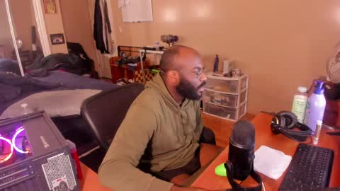 Snapshot of mrchuckdailyxxx chatting on January 2025 07:26:01 AM Chuck Daily online show from January 2025 07:26:01 AM