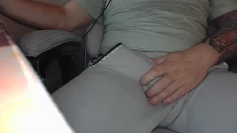 Snapshot of mrcraig40 chatting on April 2026 05:02:02 AM mrcraig40 online show from April 2026 05:02:02 AM