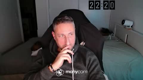 mrdr0o0o online show from December 2025 09:19:02 PM