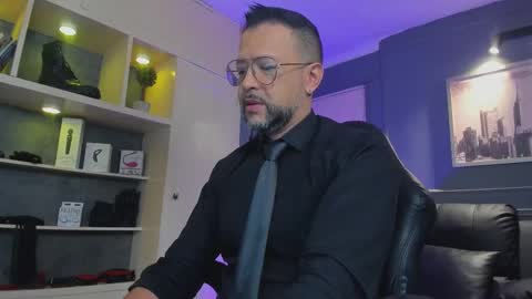 MrFrank. online show from November 2025 12:19:02 PM