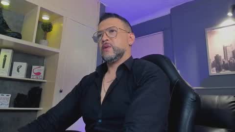 MrFrank. online show from December 2025 01:49:01 PM