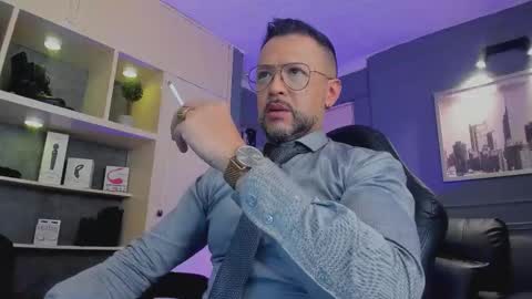 MrFrank. online show from December 2025 01:48:01 PM