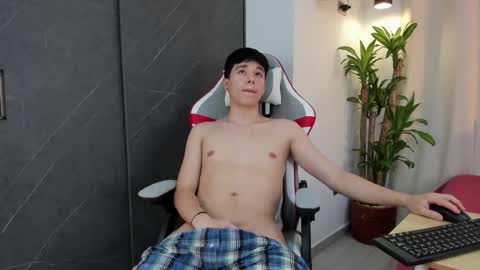 Bastian online show from December 2025 03:12:02 AM