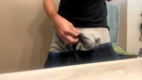 Snapshot of mrmeltyourheart chatting on November 2025 08:42:01 PM James online show from November 2025 08:42:01 PM