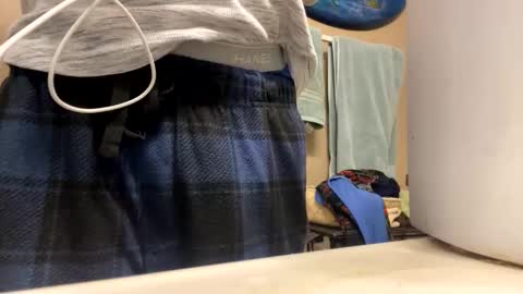 Snapshot of mrmeltyourheart chatting on November 2025 09:03:01 AM James online show from November 2025 09:03:01 AM