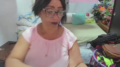 Snapshot of mrs_mommy chatting on April 2026 09:28:01 PM mrs_mommy online show from April 2026 09:28:01 PM