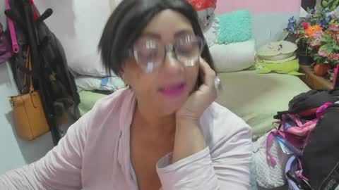 Snapshot of mrs_mommy chatting on May 2026 06:02:02 PM mrs_mommy online show from May 2026 06:02:02 PM