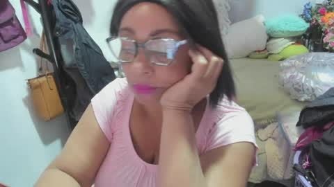 Snapshot of mrs_mommy chatting on May 2026 10:27:02 PM mrs_mommy online show from May 2026 10:27:02 PM