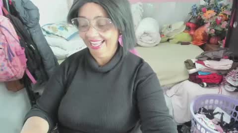 Snapshot of mrs_mommy chatting on May 2026 07:08:01 PM mrs_mommy online show from May 2026 07:08:01 PM