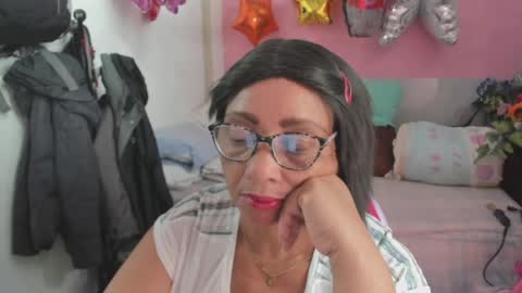 Snapshot of mrs_mommy chatting on May 2026 05:34:02 PM mrs_mommy online show from May 2026 05:34:02 PM