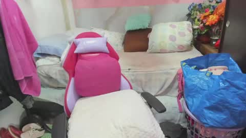 Snapshot of mrs_mommy chatting on May 2026 06:58:01 PM mrs_mommy online show from May 2026 06:58:01 PM