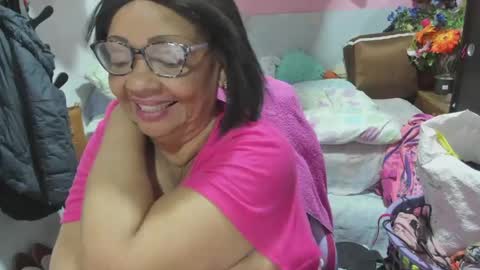 Snapshot of mrs_mommy chatting on May 2026 01:03:01 AM mrs_mommy online show from May 2026 01:03:01 AM