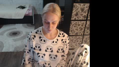 Sasha online show from April 2026 06:36:02 PM