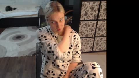 Snapshot of mrsluck chatting on June 2026 04:53:01 PM Sasha online show from June 2026 04:53:01 PM