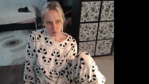 Snapshot of mrsluck chatting on June 2026 03:15:01 AM Sasha online show from June 2026 03:15:01 AM