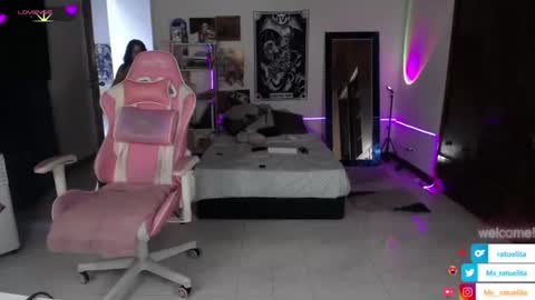 Snapshot of ms_ratuelita chatting on June 2026 06:54:01 PM Manuela3 online show from June 2026 06:54:01 PM