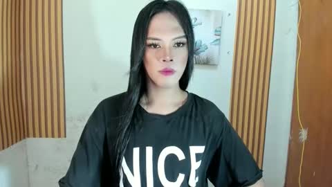 selena online show from November 2025 12:03:01 PM