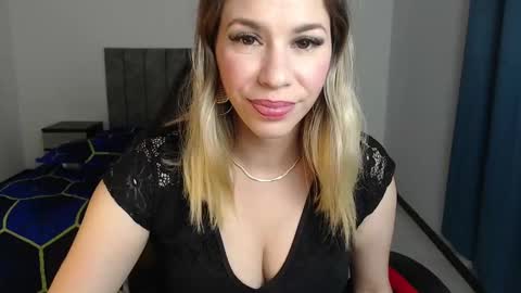 Sofia online show from December 2024 08:50:02 PM