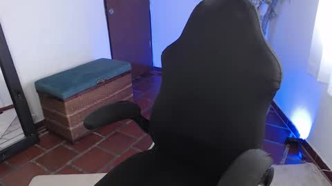 Sofia online show from October 2025 03:58:01 PM