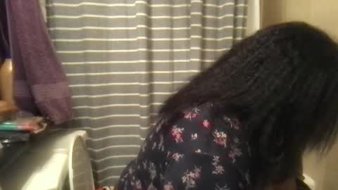 Snapshot of msjonemillion chatting on December 2024 06:09:02 AM Chocolate Candy Stick online show from December 2024 06:09:02 AM