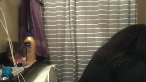 Snapshot of msjonemillion chatting on December 2024 12:03:02 AM Chocolate Candy Stick online show from December 2024 12:03:02 AM