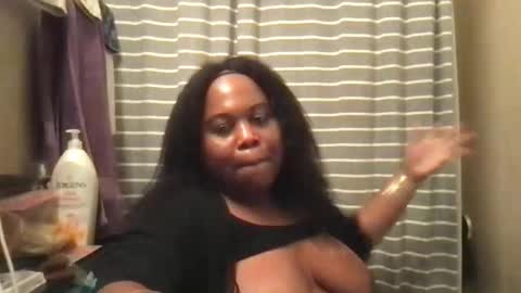 Snapshot of msjonemillion chatting on January 2025 04:08:01 AM Chocolate Candy Stick online show from January 2025 04:08:01 AM