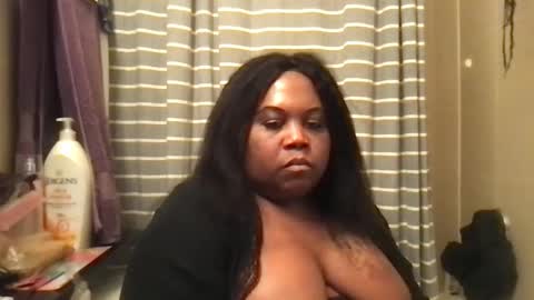 Snapshot of msjonemillion chatting on January 2025 12:43:02 AM Chocolate Candy Stick online show from January 2025 12:43:02 AM