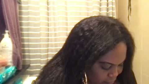 Snapshot of msjonemillion chatting on January 2025 11:02:02 PM Chocolate Candy Stick online show from January 2025 11:02:02 PM