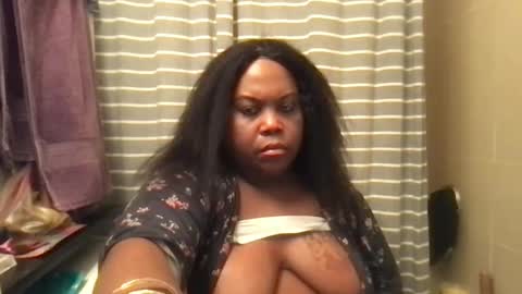 Snapshot of msjonemillion chatting on February 2025 06:02:01 AM Chocolate Candy Stick online show from February 2025 06:02:01 AM