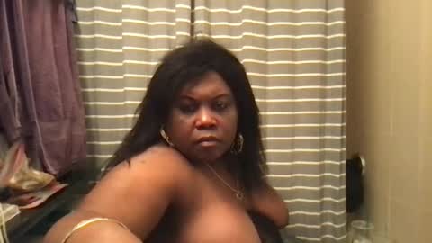 Snapshot of msjonemillion chatting on February 2025 02:53:01 AM Chocolate Candy Stick online show from February 2025 02:53:01 AM